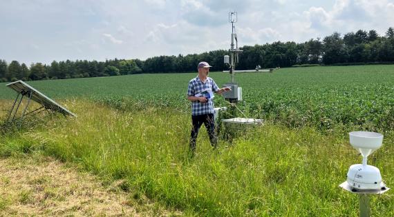 Flux tower_Richard demo_CCarvell.jpg