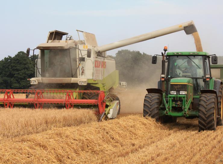 Combine_harvester_marek_nowakowski